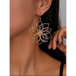 Gold Boho chic Flower Pendant Earrings - Creative & Stylish Daily Wear for Women